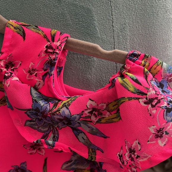 A dress from Ross.Made out of Polyester.Size 10 kids. In the color pink. - Picture 5 of 5